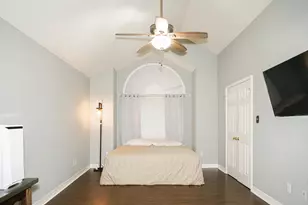 450 Biscayne St, Giddings, TX 78942 - Photo 26