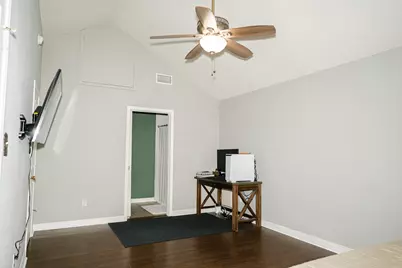 450 Biscayne Street, Giddings, TX 78942 - Photo 28