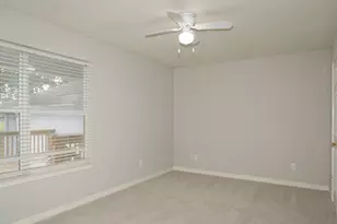 450 Biscayne St, Giddings, TX 78942 - Photo 12