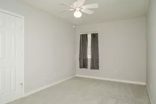 450 Biscayne St, Giddings, TX 78942 - Photo 12