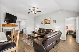 606 Los Robles Rd, Leander, TX 78641 - Photo 22