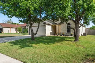 606 Los Robles Rd, Leander, TX 78641 - Photo 4