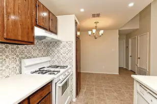 1916 Gracy Farms Ln, Austin, TX 78758 - Photo 8