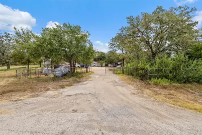 827 Fm 671, Lockhart, TX 78644 - Photo 2