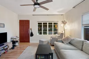 412 W Croslin St, Austin, TX 78752 - Photo 4