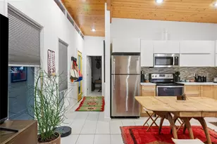 412 W Croslin St, Austin, TX 78752 - Photo 24