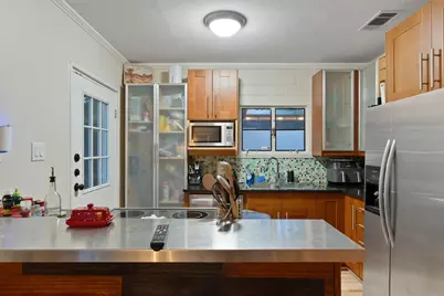 412 W Croslin Street, Austin, TX 78752 - Photo 8