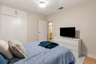 412 W Croslin St, Austin, TX 78752 - Photo 12