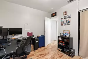 412 W Croslin St, Austin, TX 78752 - Photo 12