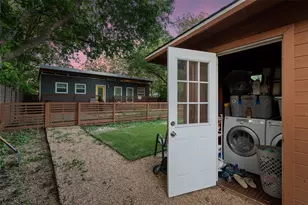 412 W Croslin St, Austin, TX 78752 - Photo 16