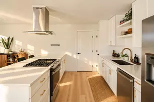 304 Skyloop Dr, Austin, TX 78745 - Photo 2