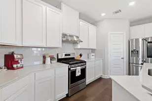 101 Muenster Dr, Hutto, TX 78634 - Photo 16