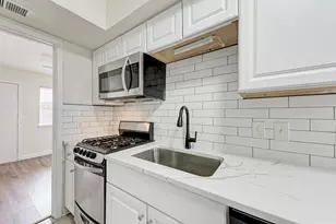 1010 W 23rd St, Austin, TX 78705 - Photo 12
