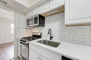 1010 W 23rd St, Austin, TX 78705 - Photo 12
