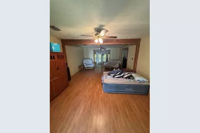 2109 Castro Avenue, Hondo, TX 78861 - Photo 2