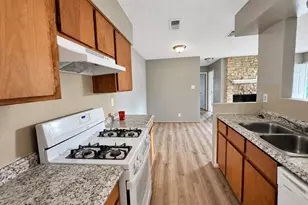 5308 S Pleasant Valley Rd, Austin, TX 78744 - Photo 10