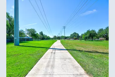 1002 Deep Wood Drive, Round Rock, TX 78681 - Photo 14