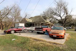 402 Trinity St, Lockhart, TX 78644 - Photo 6