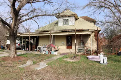 402 Trinity Street, Lockhart, TX 78644 - Photo 2