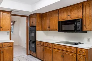 806 Country Club Rd, Georgetown, TX 78628 - Photo 16