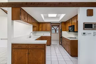 806 Country Club Rd, Georgetown, TX 78628 - Photo 12