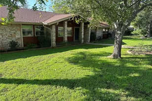 806 Country Club Rd, Georgetown, TX 78628 - Photo 2