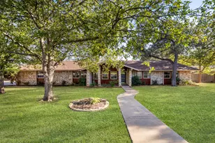 806 Country Club Rd, Georgetown, TX 78628 - Photo 1