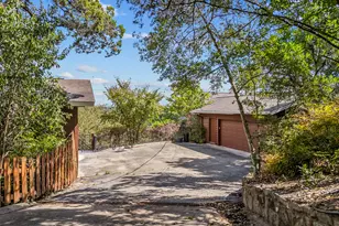 1302 Circle Ridge Dr, West Lake Hills, TX 78746 - Photo 14