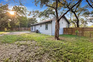 805 Herndon Ln, Austin, TX 78704 - Photo 18