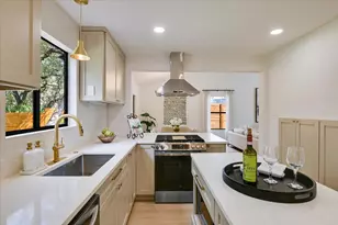 8300 Washita Dr, Austin, TX 78749 - Photo 12