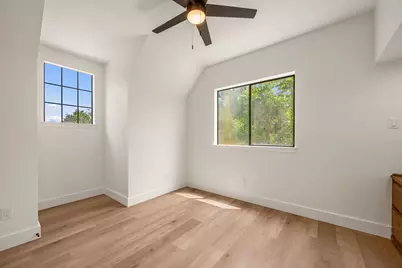 1102 Twin Creek Drive, Pflugerville, TX 78660 - Photo 22