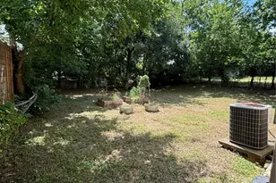 1703 Deloney St, Austin, TX 78721 - Photo 14