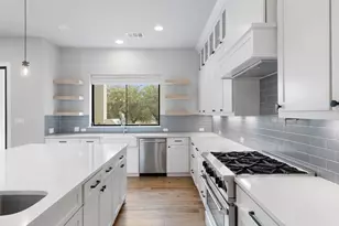 821 S Angel Light Dr, Spicewood, TX 78669 - Photo 10