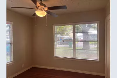 908 Gilmore Street, Taylor, TX 76574 - Photo 8