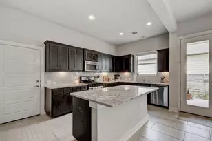 1704 Frontier Valley Dr, Austin, TX 78741 - Photo 6