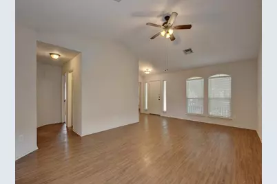 136 Strawn, Kyle, TX 78640 - Photo 4
