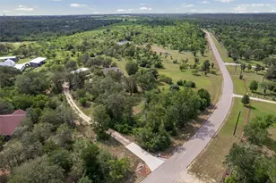 901 Spanish Oaks Blvd Blvd, Lockhart, TX 78644 - Photo 30