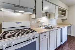 620 S 1st St, Austin, TX 78704 - Photo 2