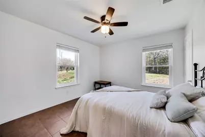 137 W Oak Drive, Cedar Creek, TX 78612 - Photo 26