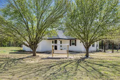 137 W Oak Drive, Cedar Creek, TX 78612 - Photo 2