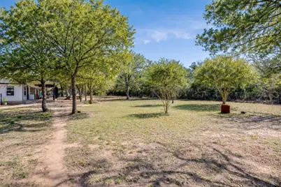 137 W Oak Drive, Cedar Creek, TX 78612 - Photo 34