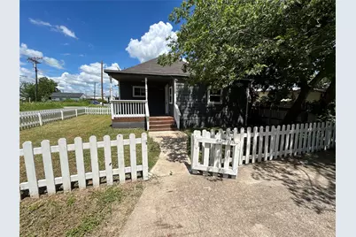 400 Symes Street #B, Taylor, TX 76574 - Photo 2