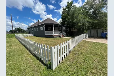 400 Symes Street #B, Taylor, TX 76574 - Photo 1