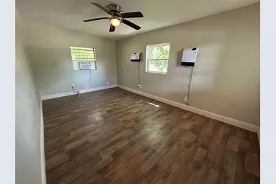 400 Symes Street #B, Taylor, TX 76574 - Photo 10