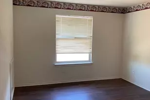 810 N Creek Blvd, Leander, TX 78641 - Photo 4