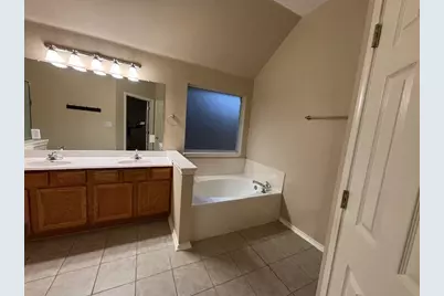 7420 W Magic Mountain Lane W, Round Rock, TX 78681 - Photo 12