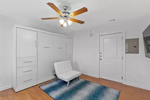 306 E 30 Th St, Austin, TX 78705 - Photo 2