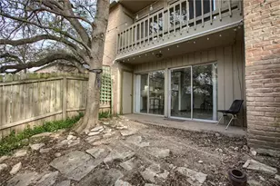 620 S 1st St, Austin, TX 78704 - Photo 16
