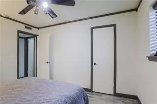 620 S 1st St, Austin, TX 78704 - Photo 14