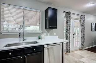 8303 Edgemoor Pl, Austin, TX 78749 - Photo 14